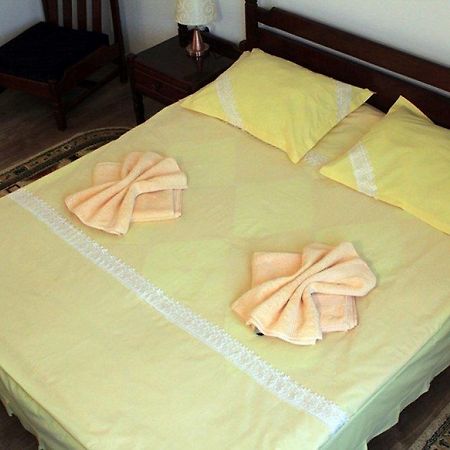 Romula Imperial Hostel Caracal Bagian luar foto